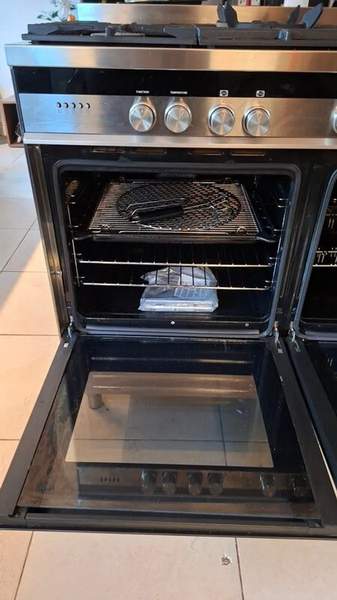 Fisher & Paykel dual fuel oven - Image 3