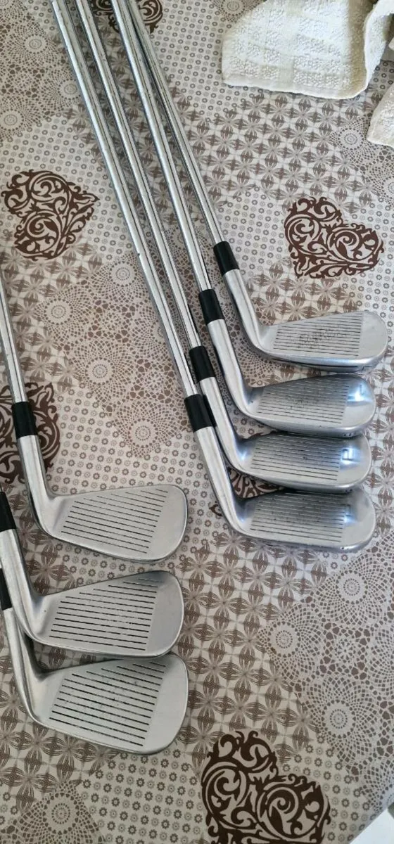 P770 Taylormade irons (Lefthaded ) - Image 4