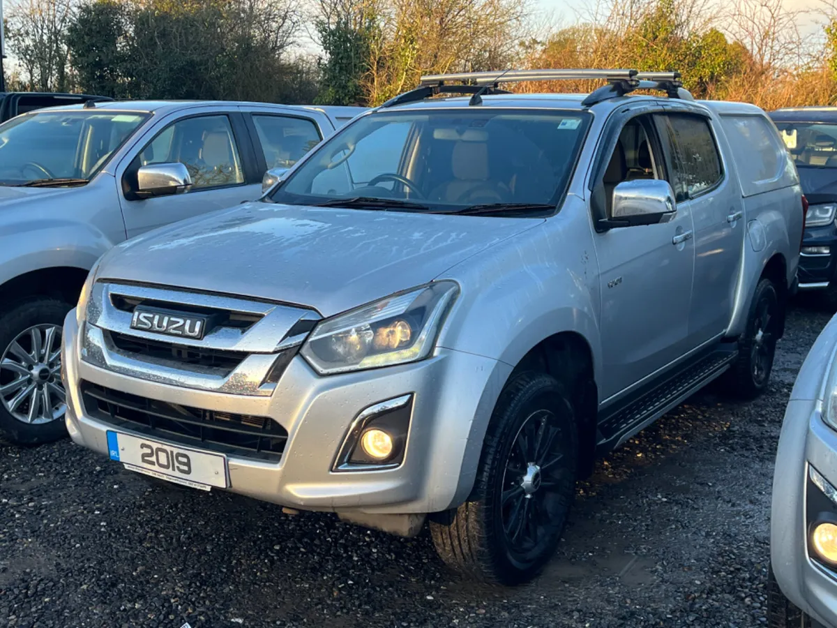 3X FRESH 2019 ISUZU DMAX IN STOCK - Image 4