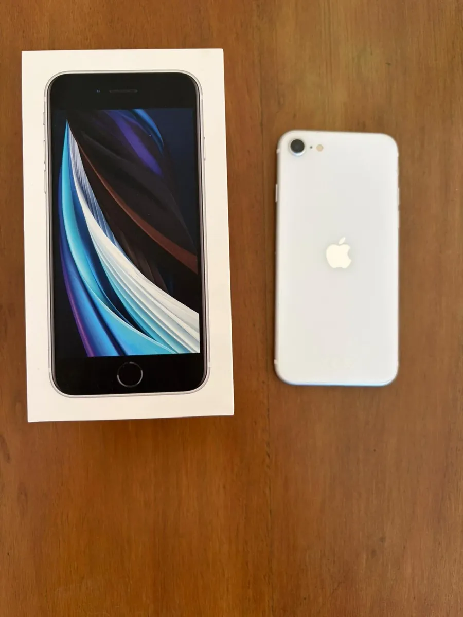 iPhone SE - Image 1
