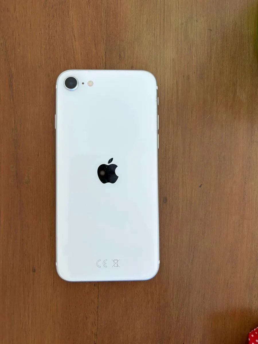 iPhone SE - Image 4