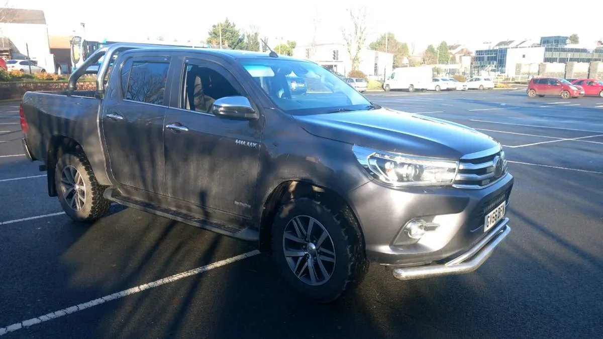 Toyota hilux - Image 2