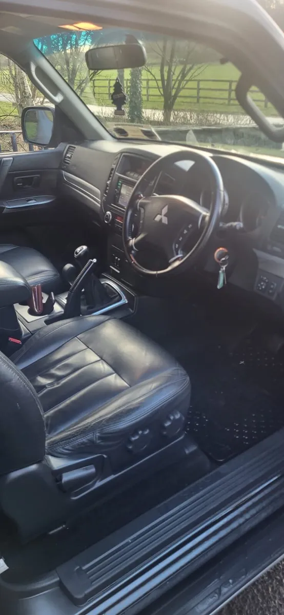 Mitsubishi pajero - Image 4