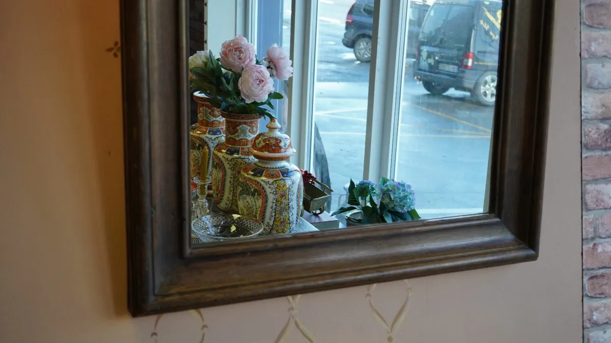 French Rococo Crest Oak Wall Mirror - Image 3