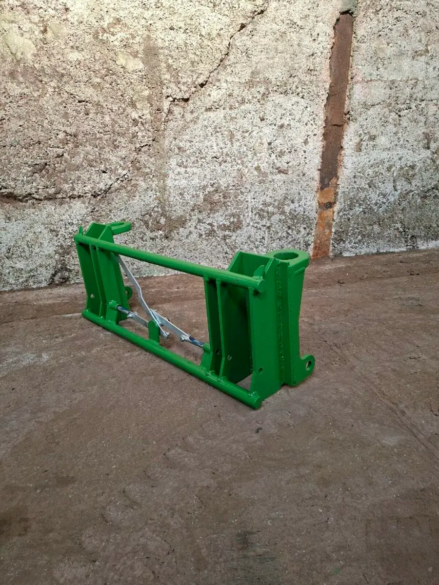 Pinnacle Fabrication Loader Adaptor - Image 4