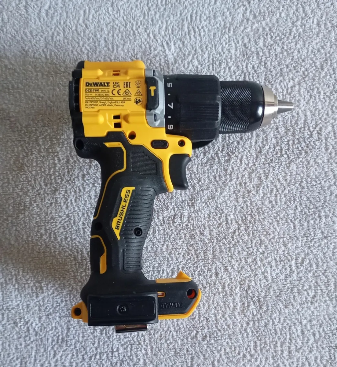 DeWalt dcd799 Drill & Battery - Image 3