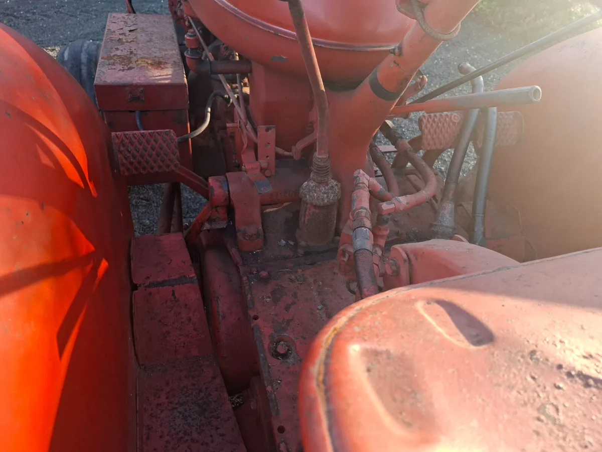 1957 McCormick International AW7 Diesel Tractor - Image 4