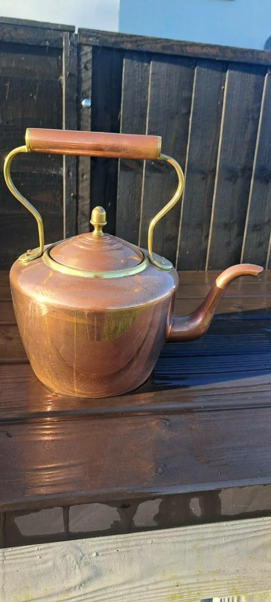 Old copper kettle - Image 2