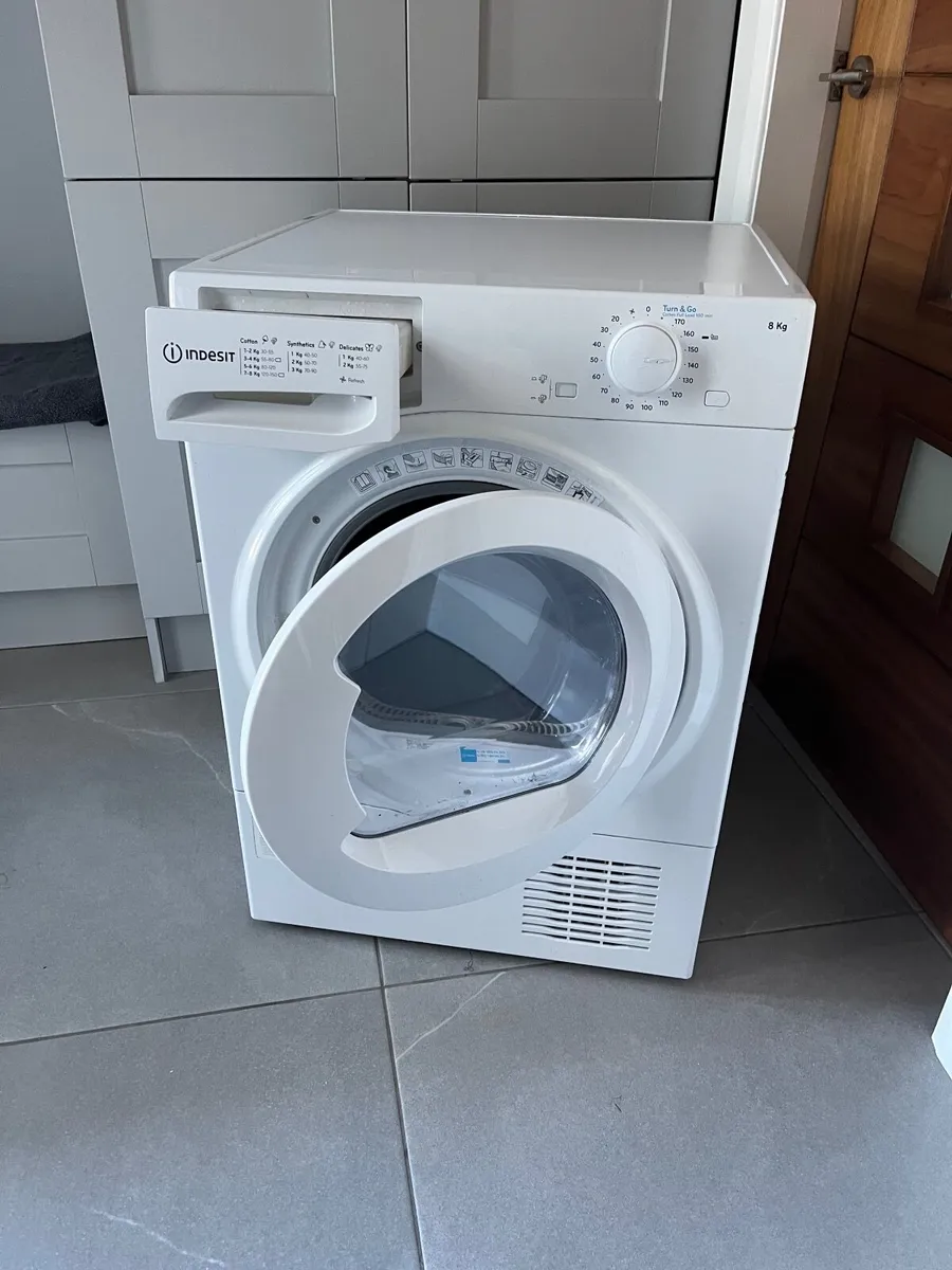 Indesit 8kg condenser tumble dryer - Image 1