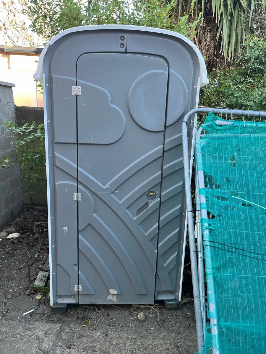 Portable toilet - Image 2