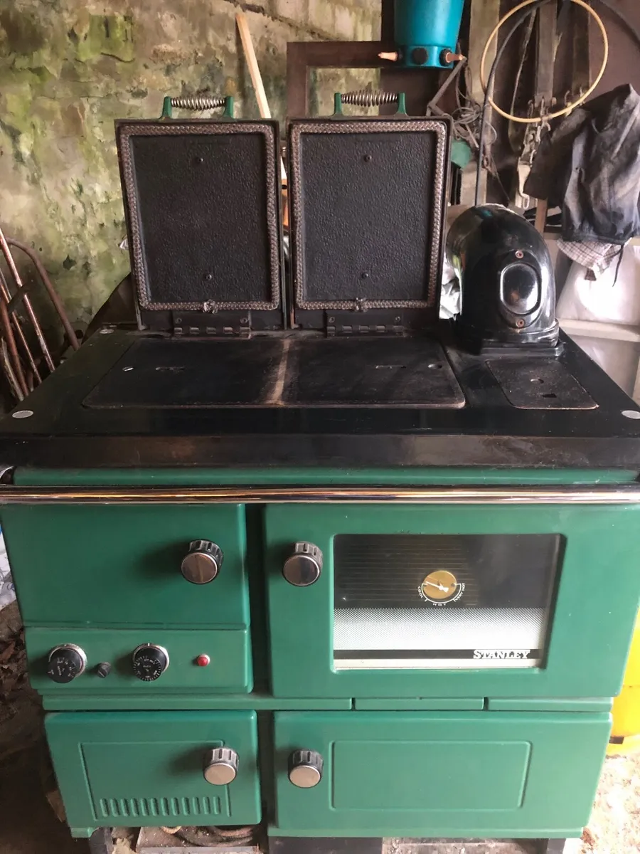 Fully refurbished oiled fired Stanley range - Image 1