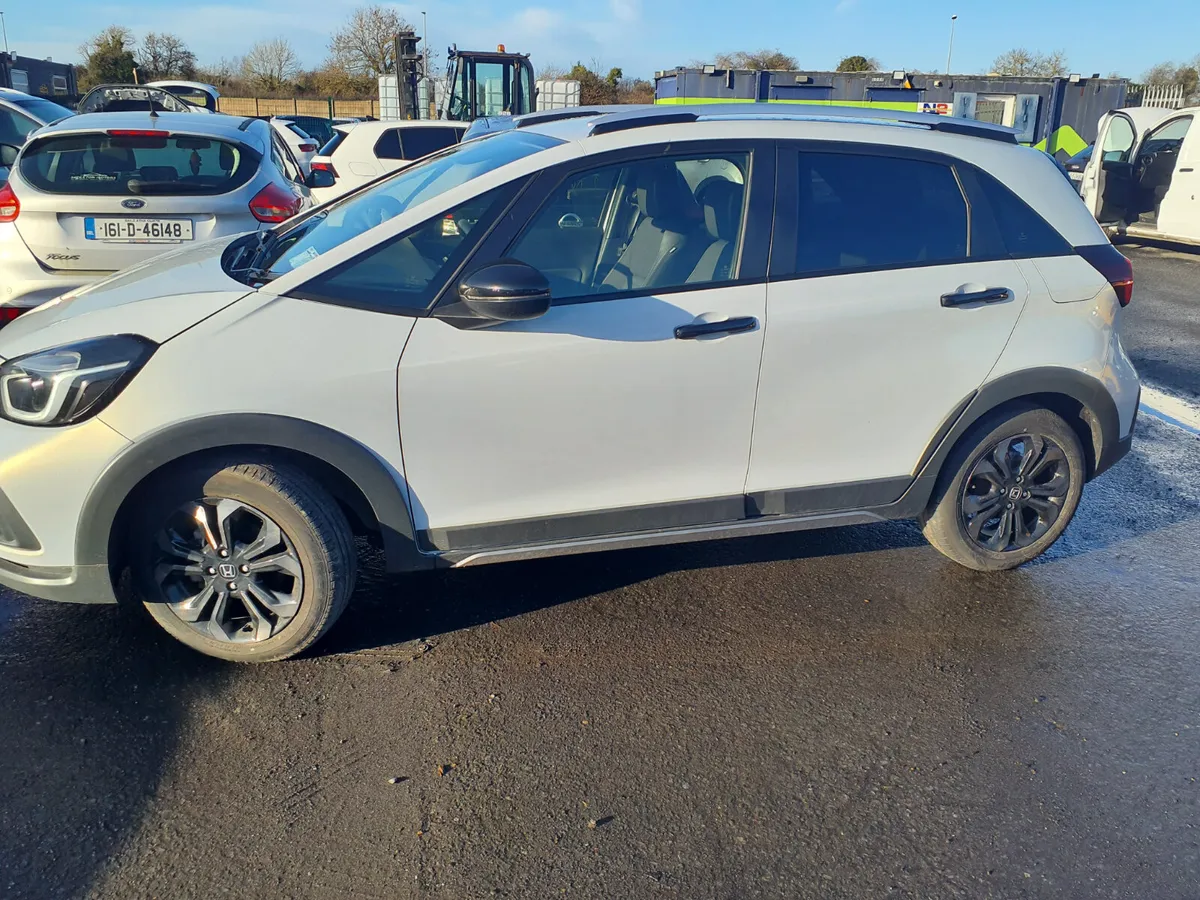 Honda Jazz 2025 hybrid light damage driving - Image 2