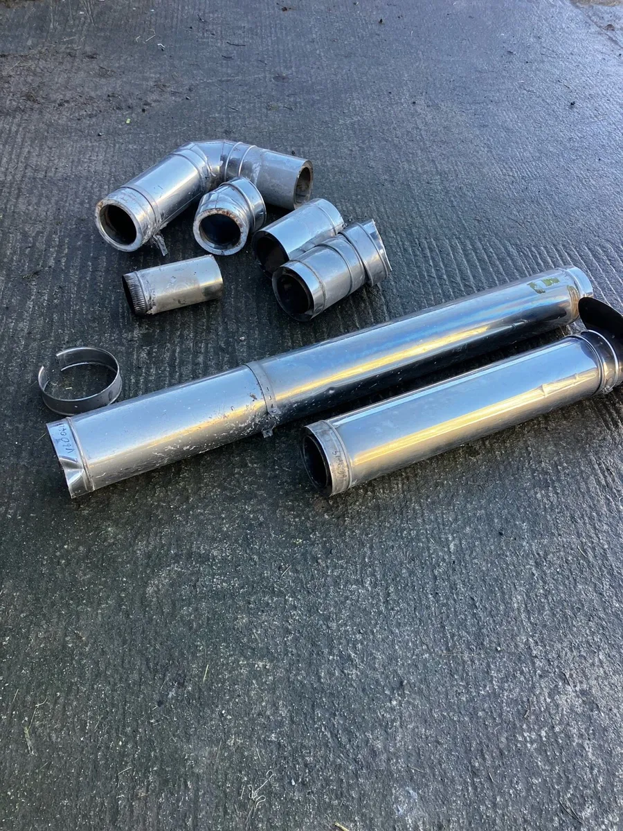 Twin wall stainless steel flu pipes - Image 1