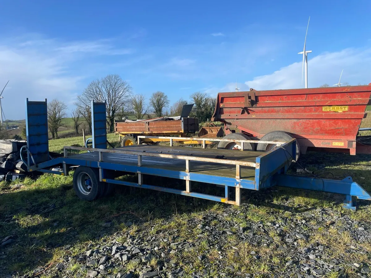 Low loader - Image 1