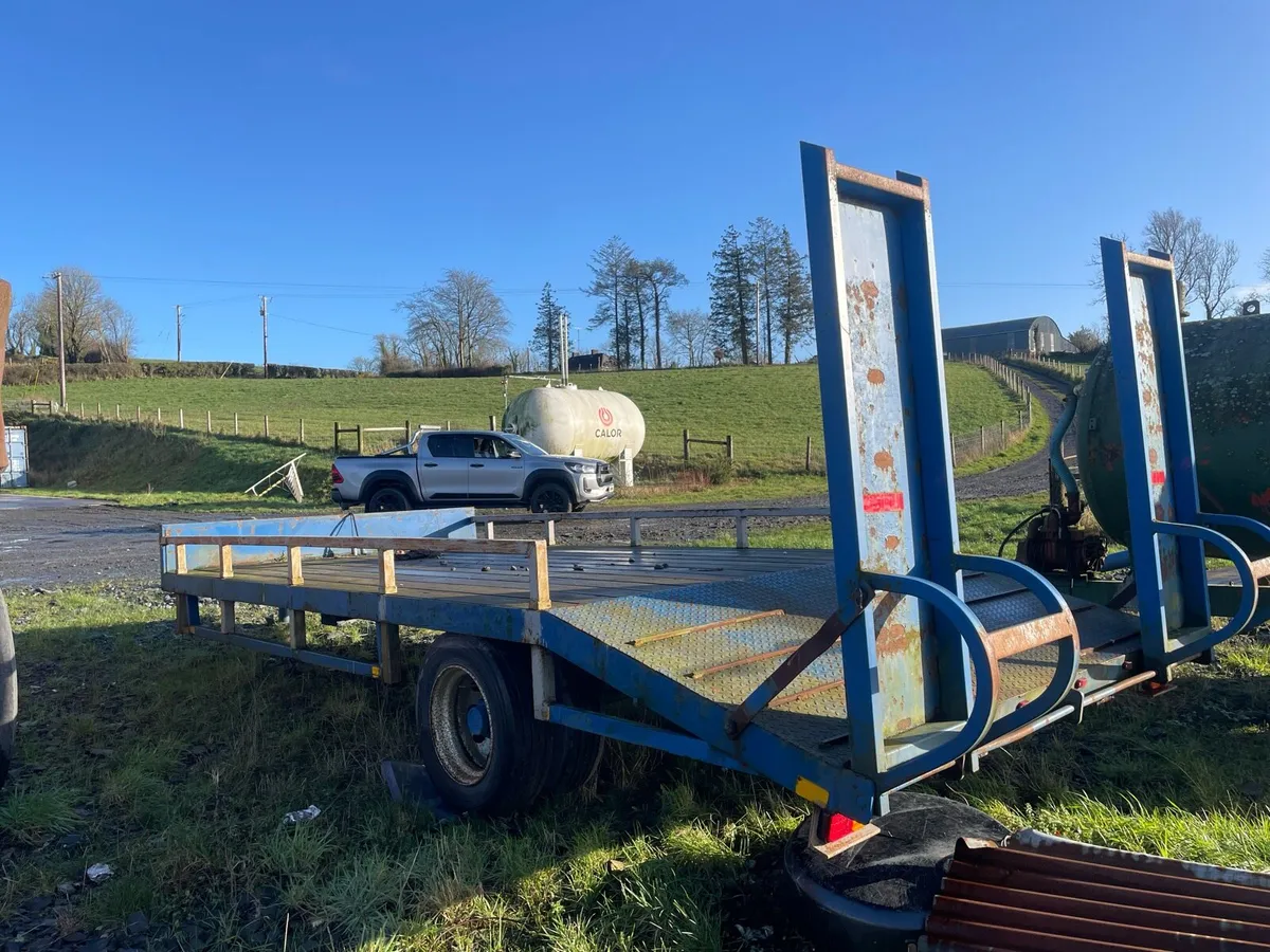 Low loader - Image 3