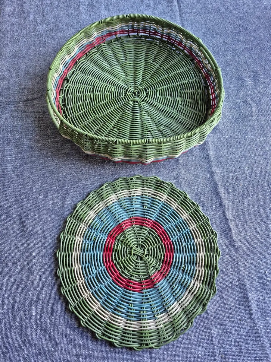 Carolyn Donnelly Basket & Table Mat - Image 3