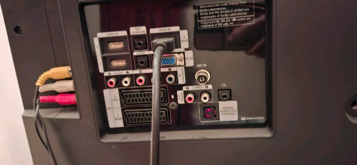 46"Samsung LCD TV Excellent condition ( not smart) - Image 4