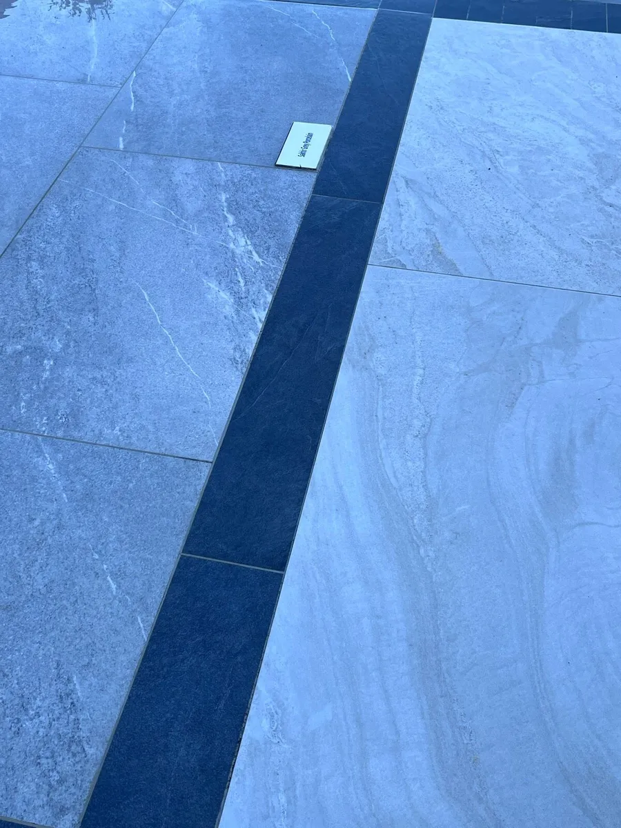 Limestone Cobbles & Porcelain Borders - Image 4