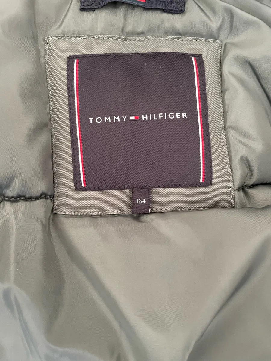 Boys Tommy Hilfiger coat - Image 4