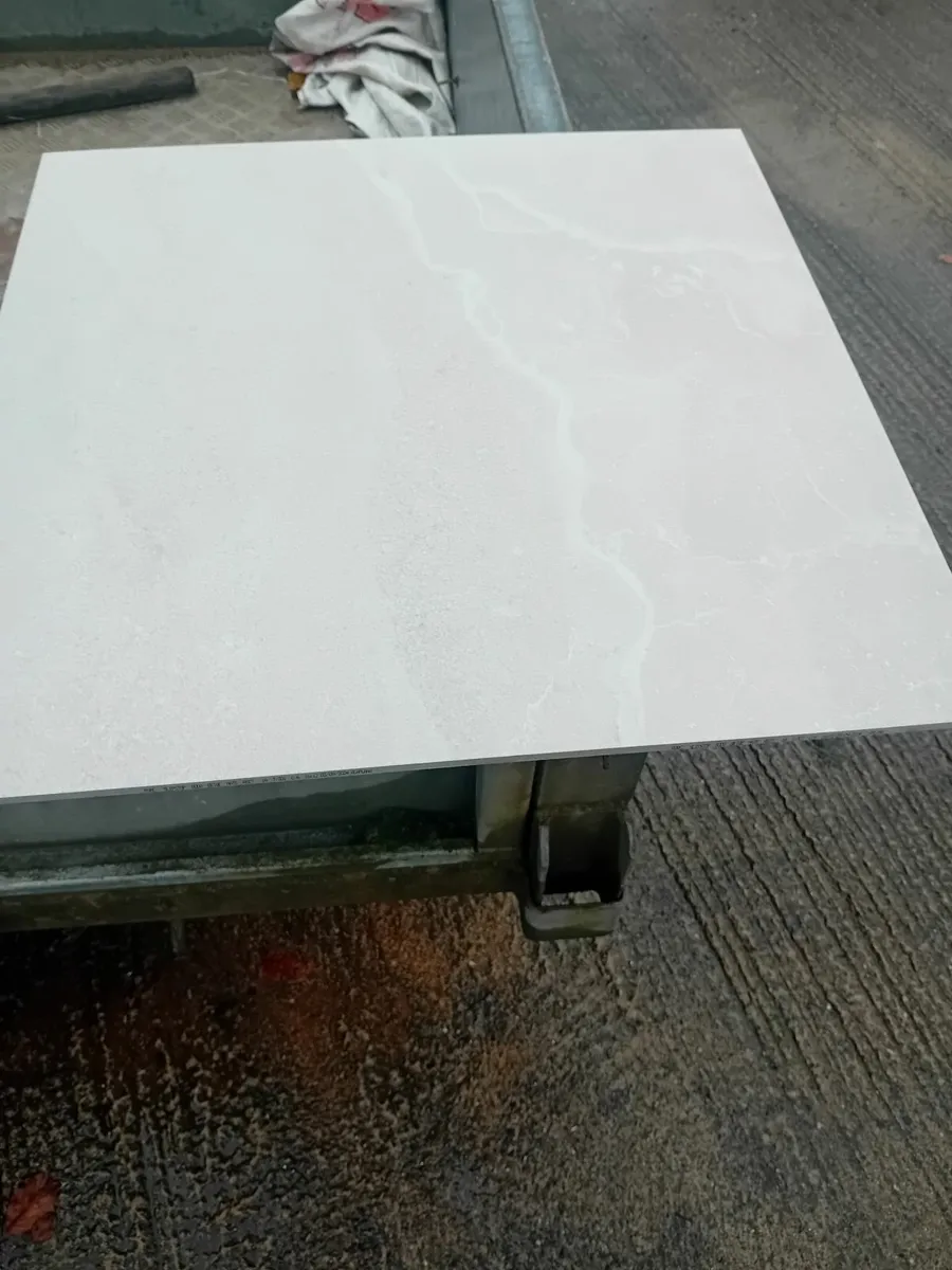 Porcelain floor tiles - Image 2