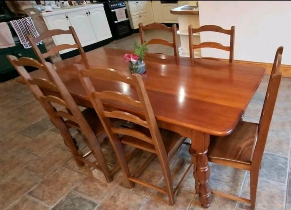 Teak dining table 6 x 3 ft + 6 chairs- excellent c - Image 1