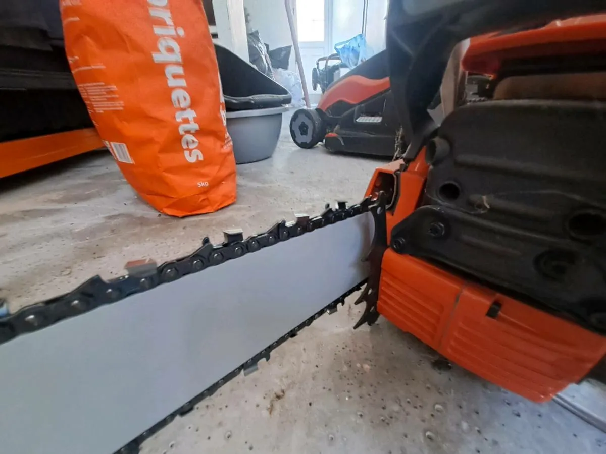 Husqvarna 365 Chainsaw - Image 2