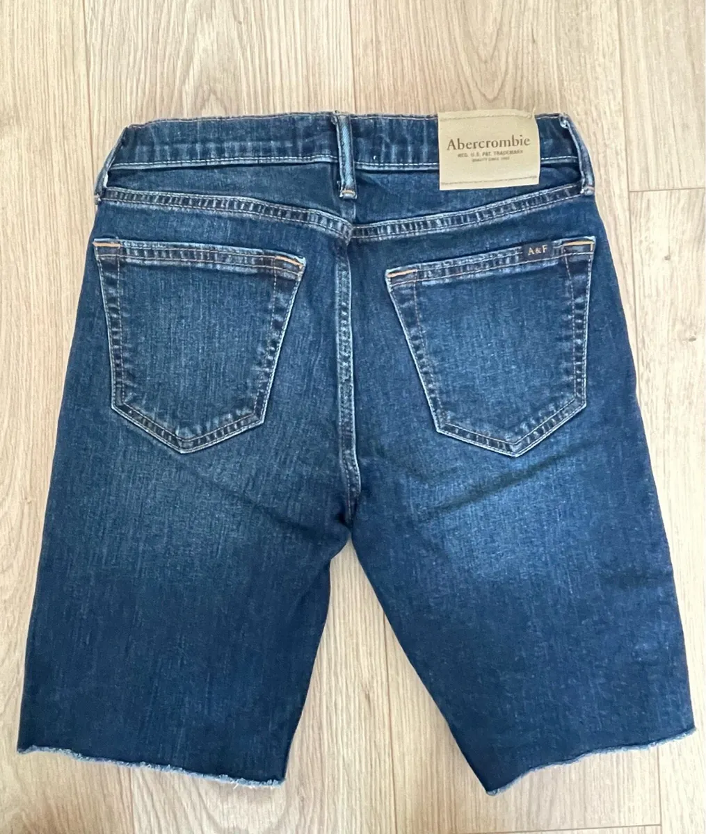 Abercrombie boys shorts - Image 2