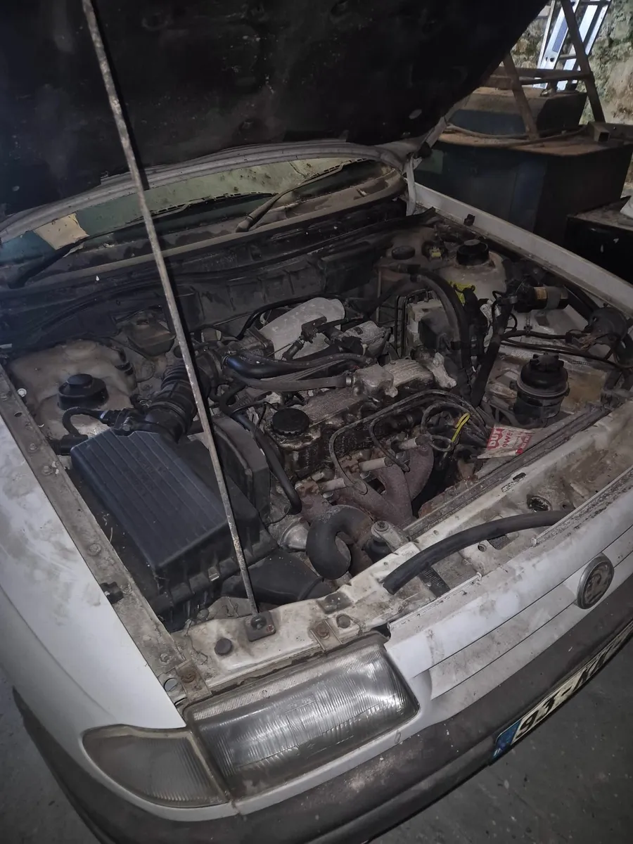 Vauxhall Astra 1993 - Image 3
