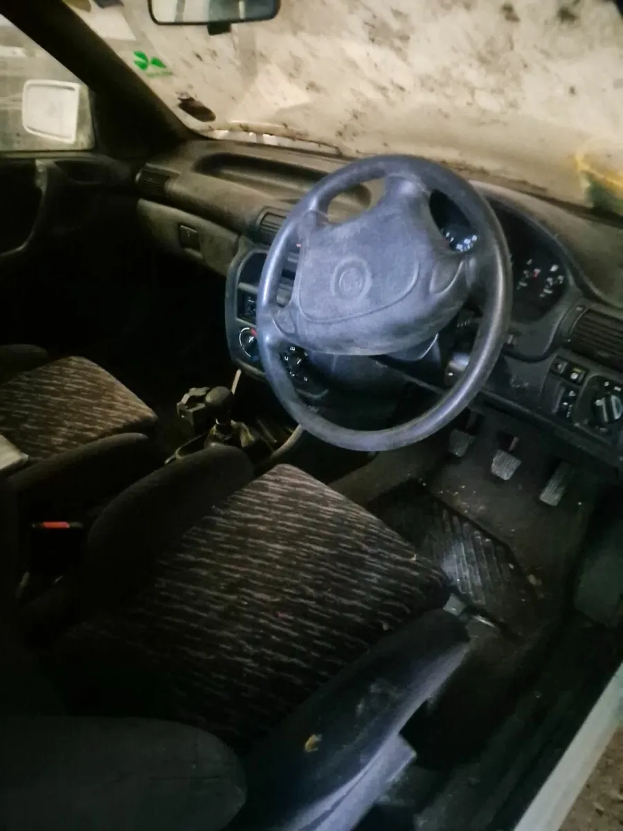 Vauxhall Astra 1993 - Image 4
