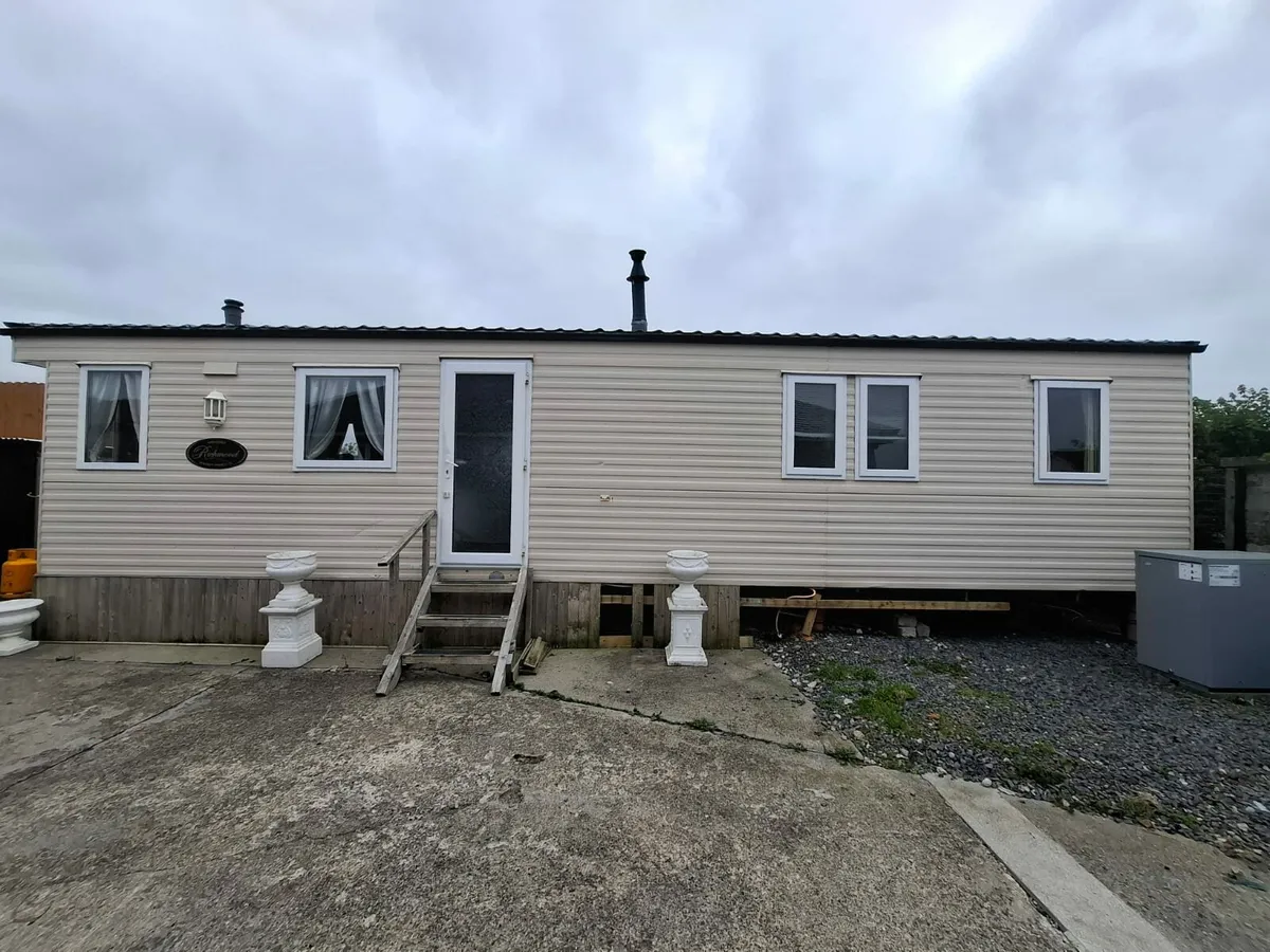 Mobile home - Image 1