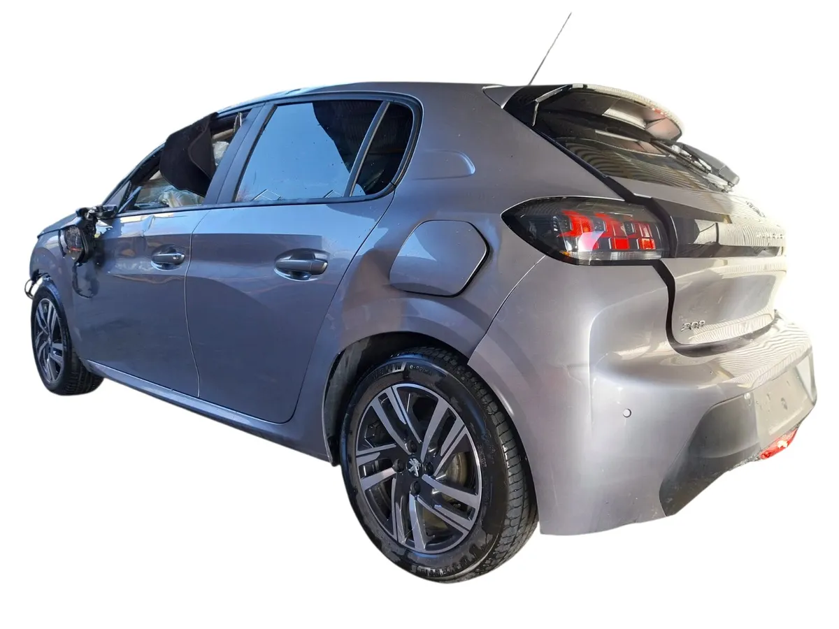 2023 PEUGEOT 208 For Breaking/Dismantling - Image 4