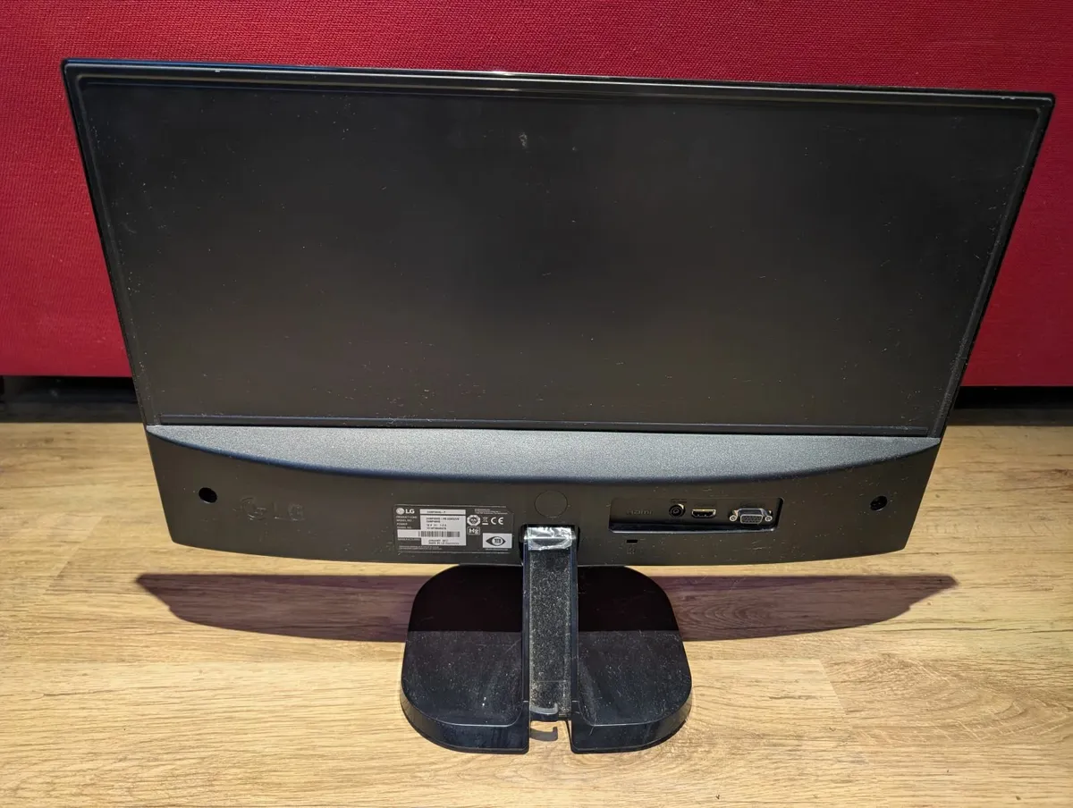 LG Monitor 21.5inches - Image 2