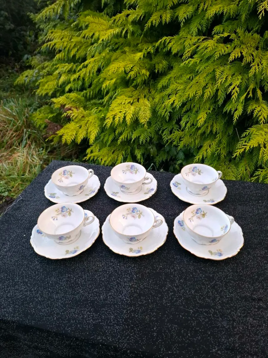 6 china floral tea cups - Image 1