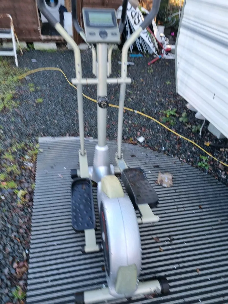 Exercise bike - Image 2