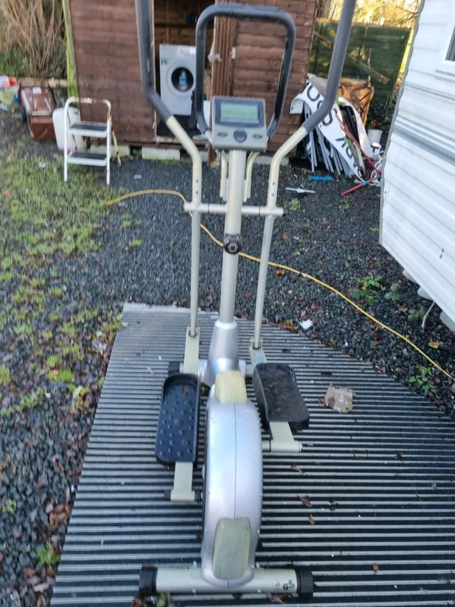 Exercise bike - Image 4