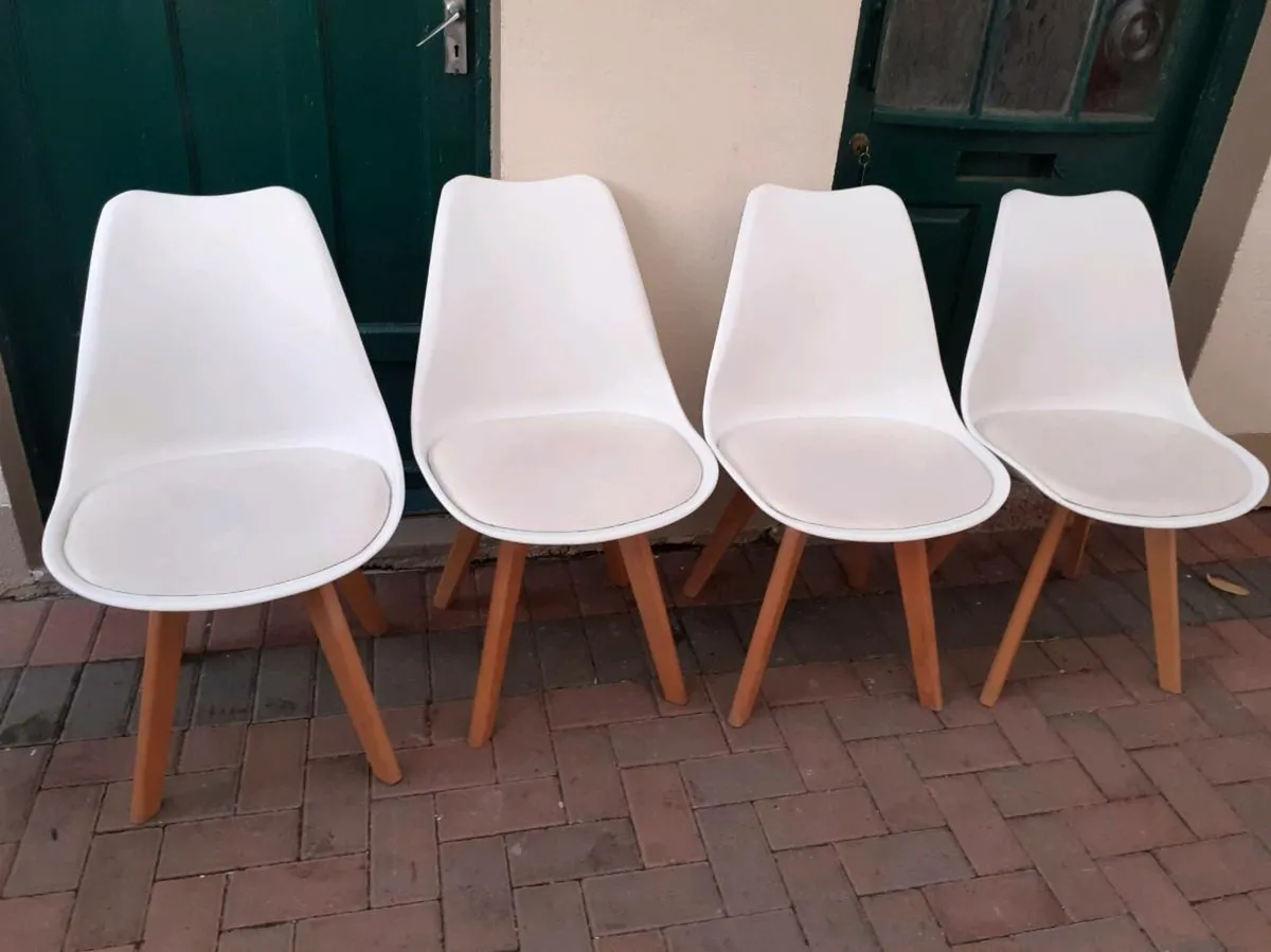 4 white kitchen chairs - Image 1