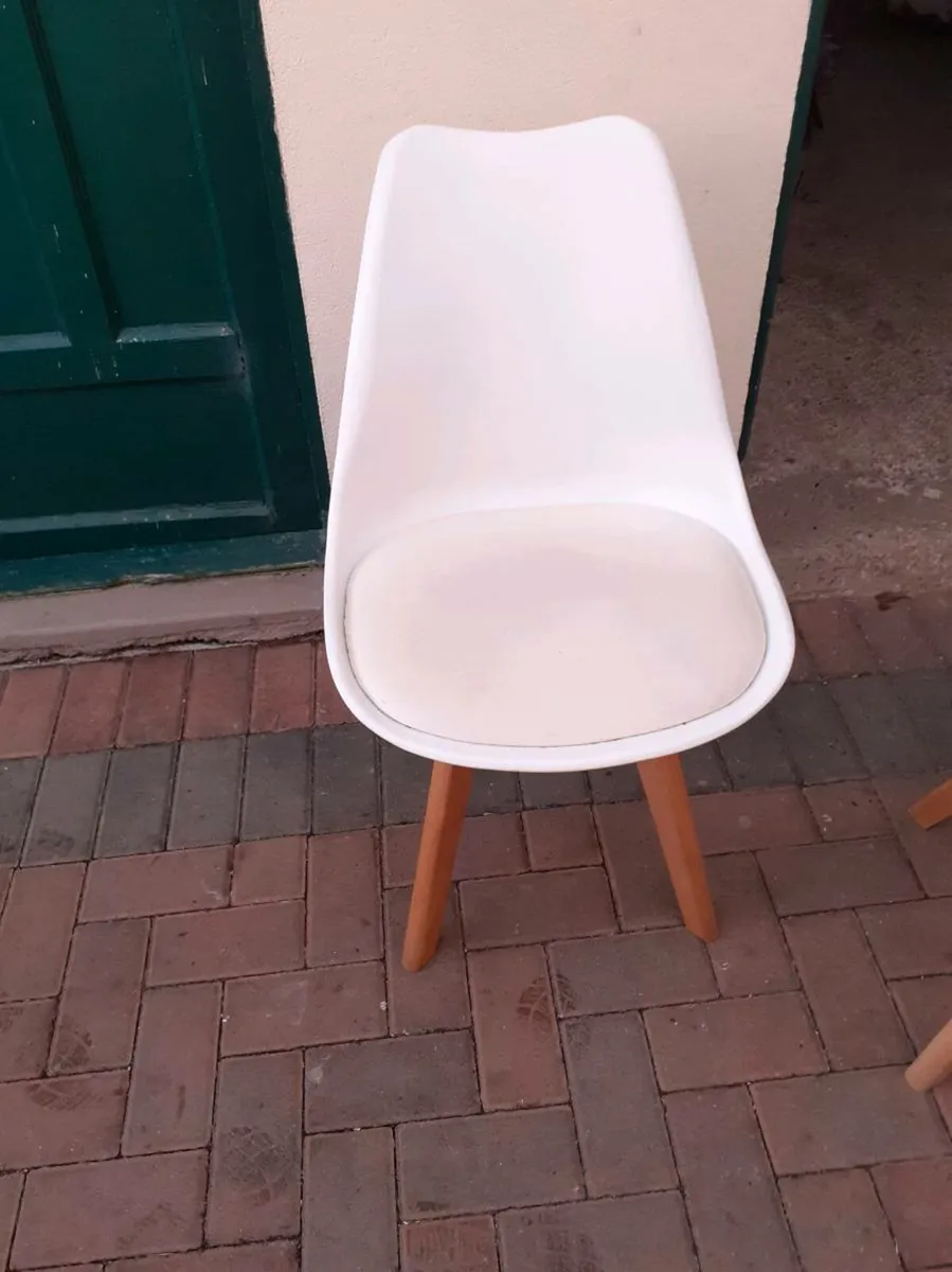 4 white kitchen chairs - Image 4