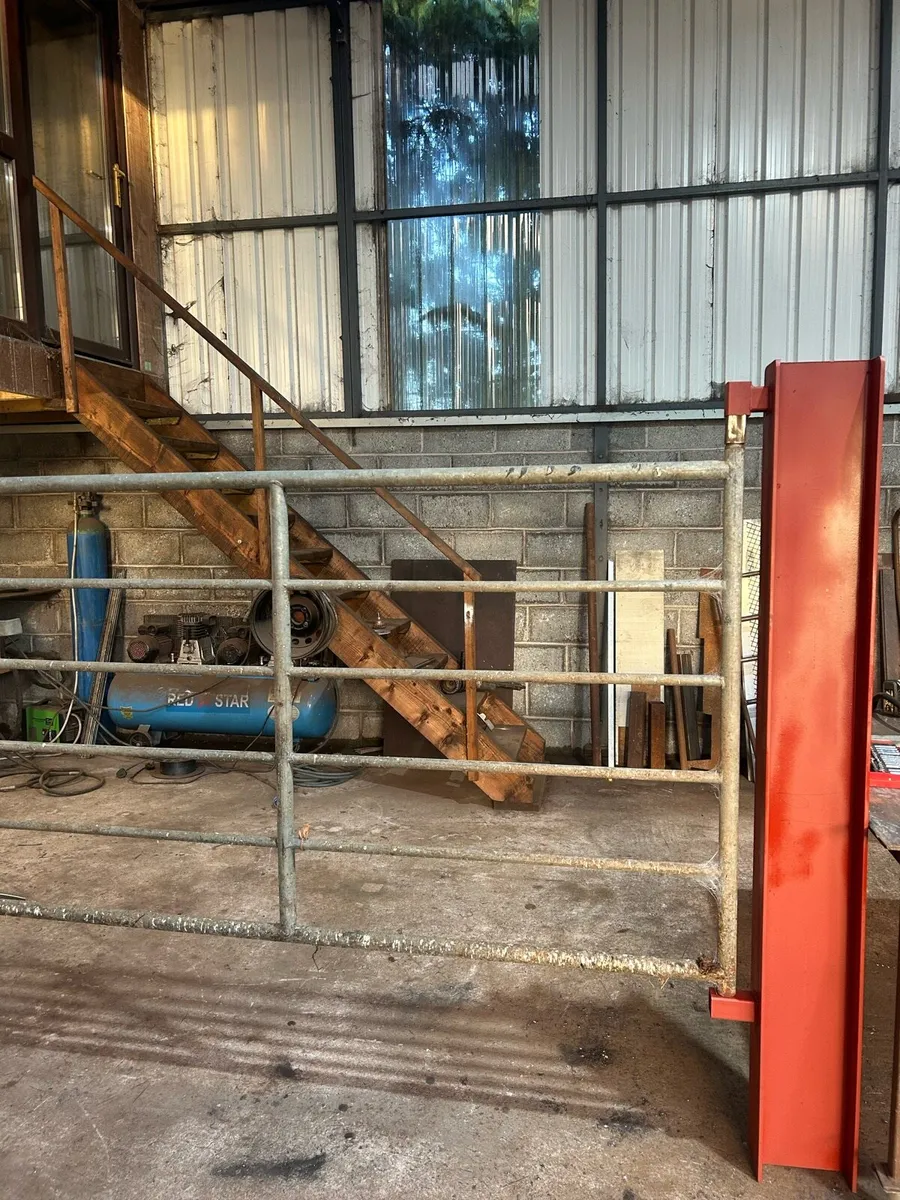 8x5 guider gate posts - Image 1