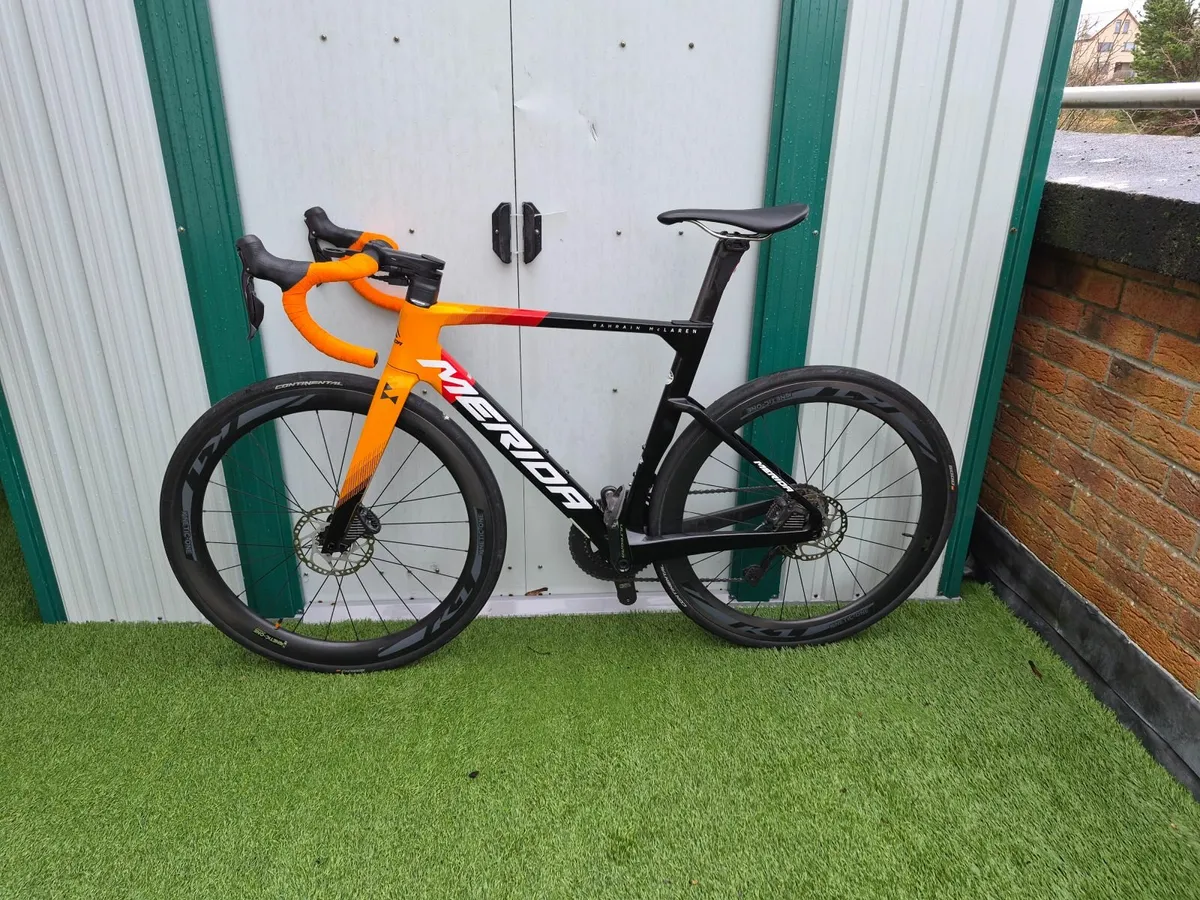 Aero  Road Bike - Image 3