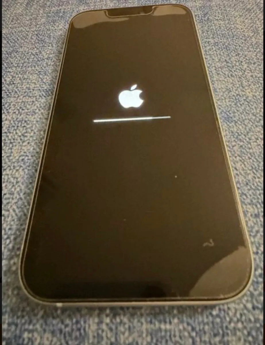 Iphone 15 in excellent condition - Image 2