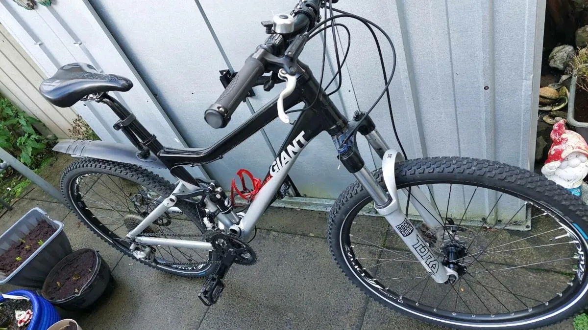 Giant Yukon FX1 Full Suspension Mountain Bike - Image 1