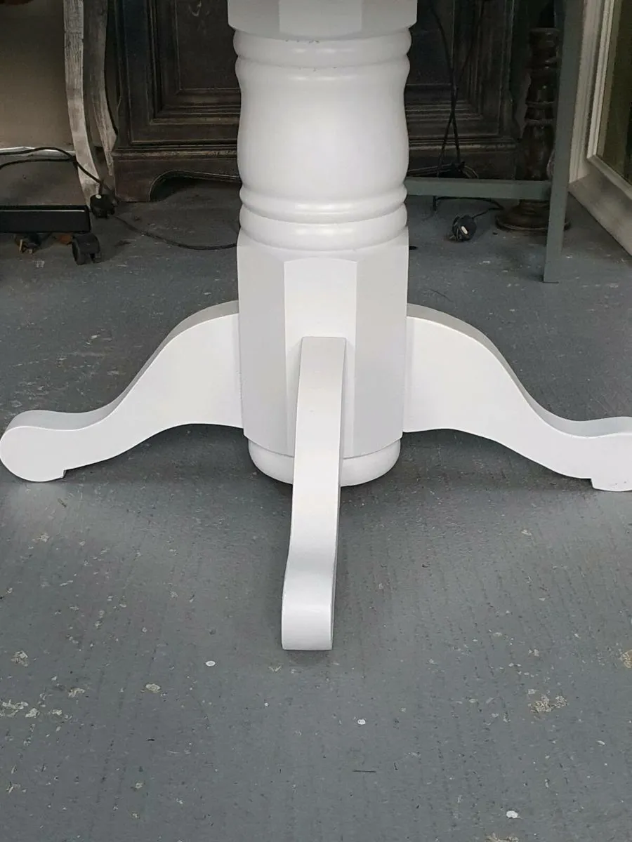 6 seater extendable dining tabl - Image 4