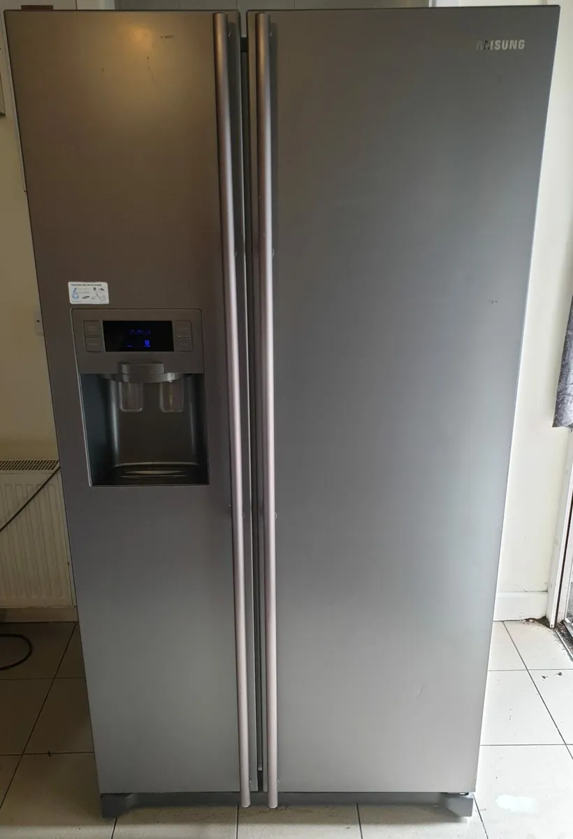 Samsung American Fridge Freezer - Image 1