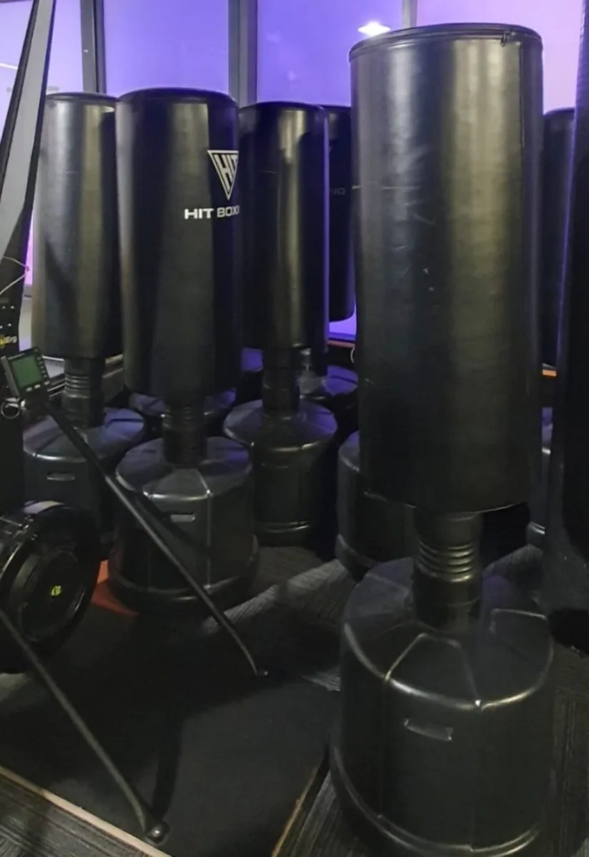 FULL GYM KIT SET UP 10 BOXING STANDS & SPIN BIKES - Image 2