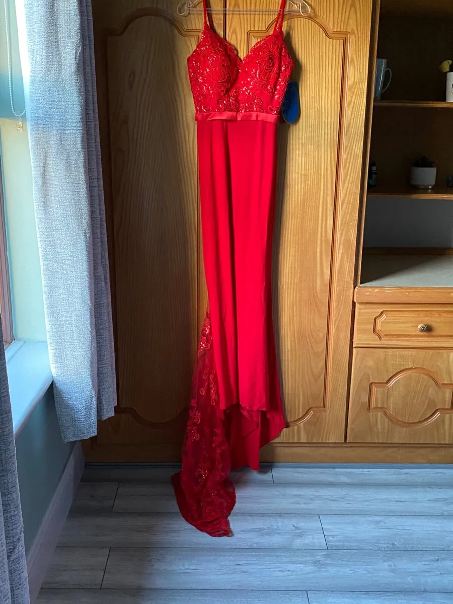 Woman’s dresses - Image 2