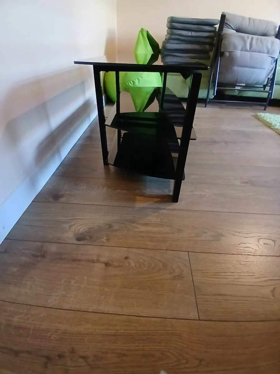 TV STAND UNIT FOR CORNER OR STRAIGHT WALL - Image 3