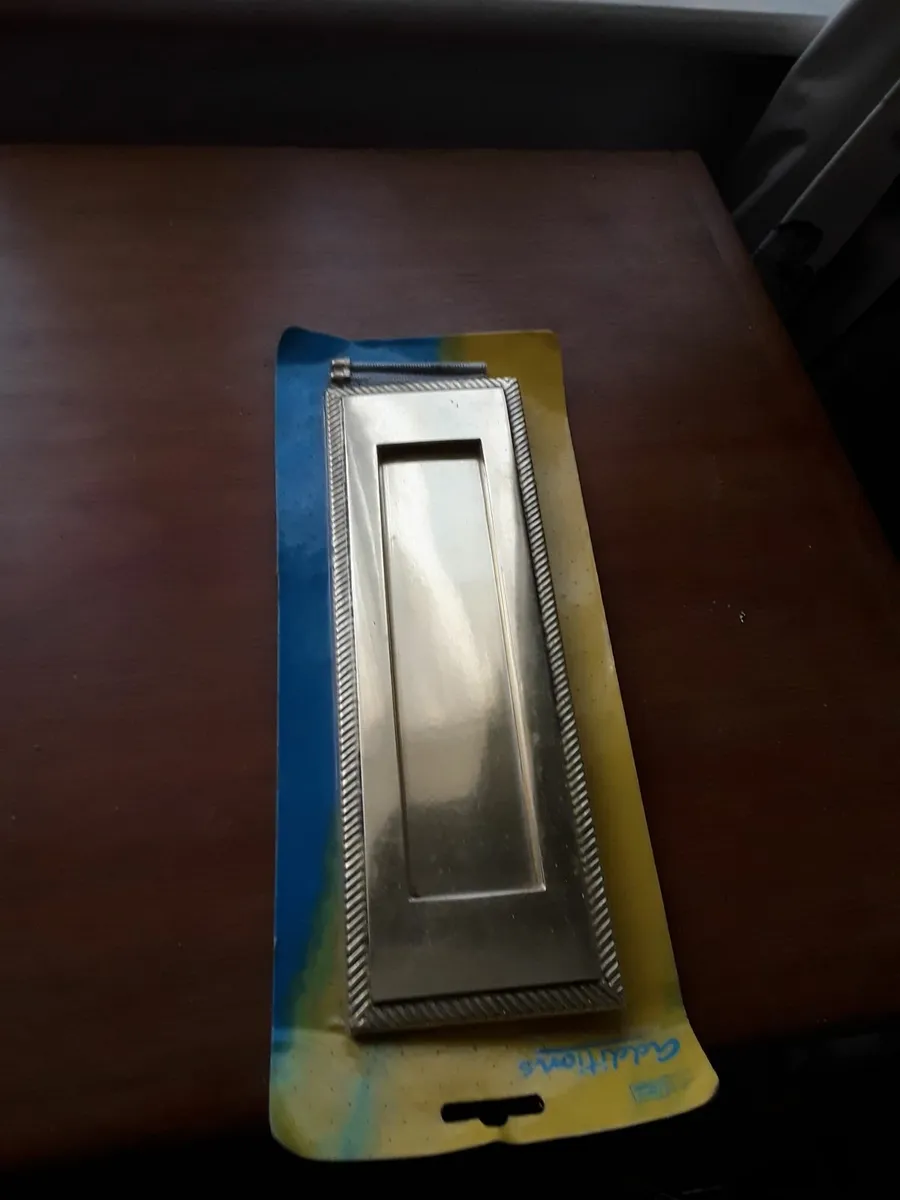 Brand new brass letterbox - Image 2