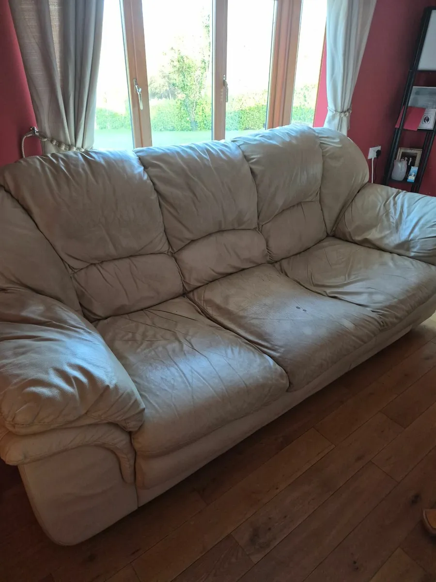 3 seater couch - Image 1