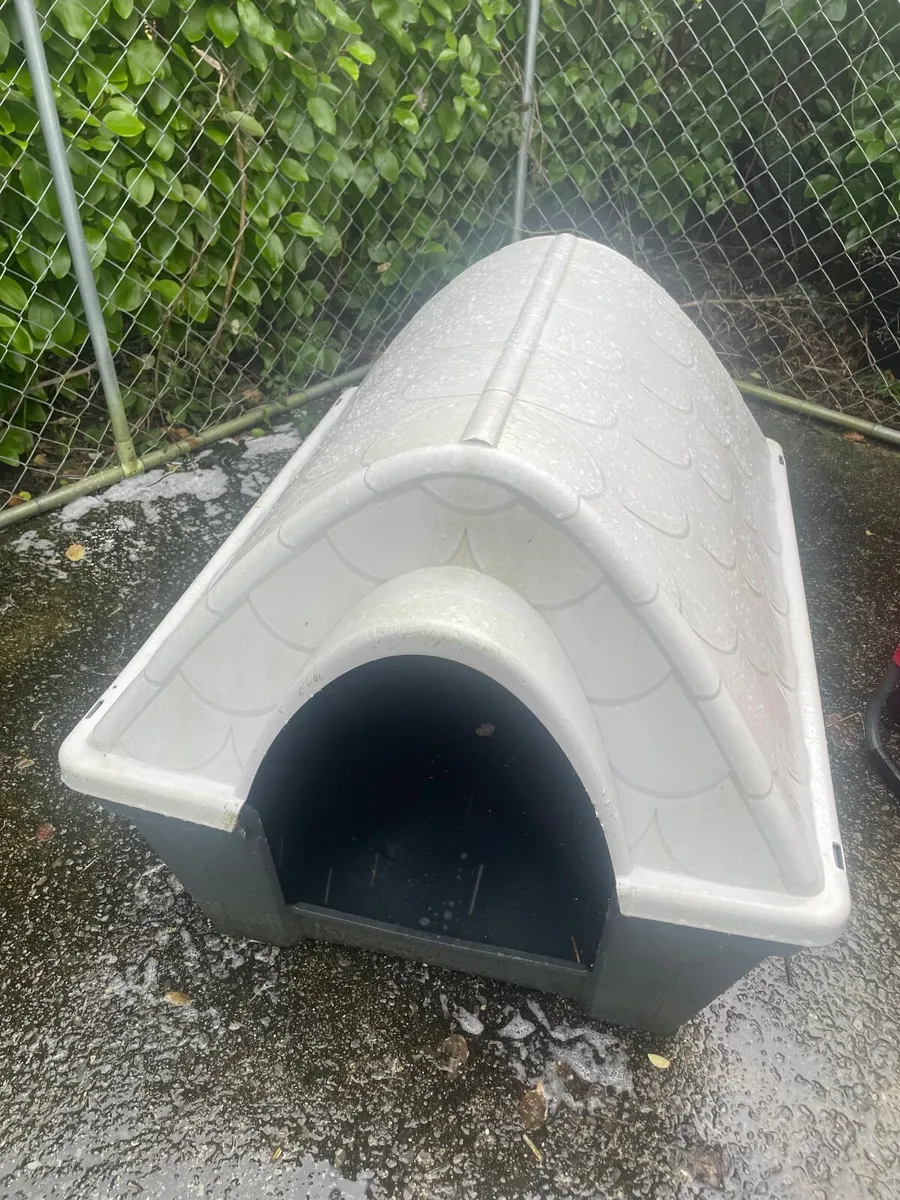 Dog kennel - Image 1