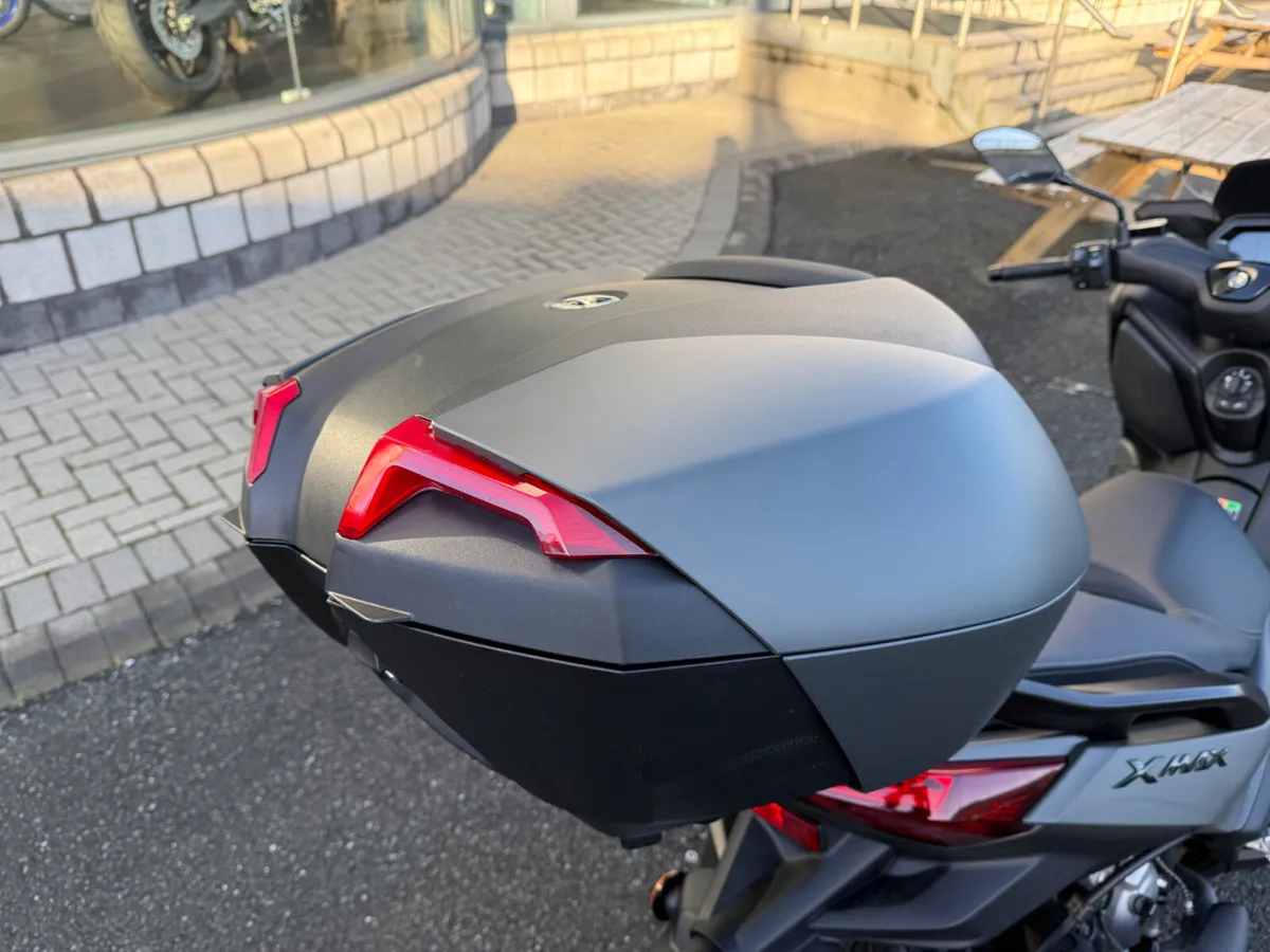 2025 Yamaha XMAX 300 Demo Bike - Image 4